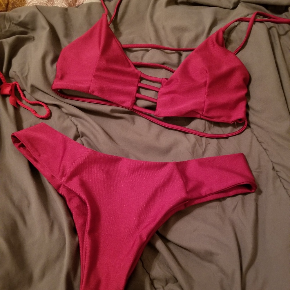 Red/burgundy bikini cheeky